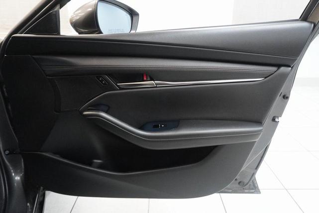 Photo of 2019 Machine Gray Metallic Mazda Mazda3