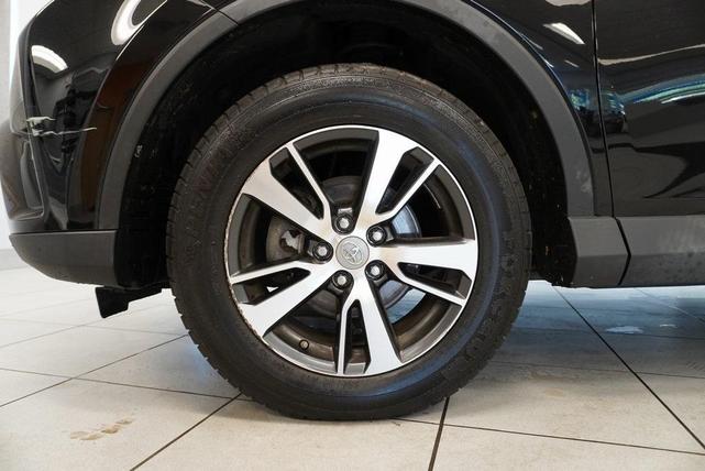 Photo of 2018 Black Toyota RAV4
