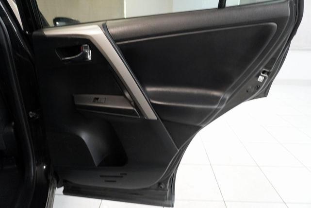 Photo of 2018 Black Toyota RAV4