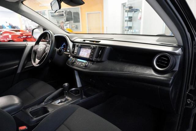 Photo of 2018 Black Toyota RAV4