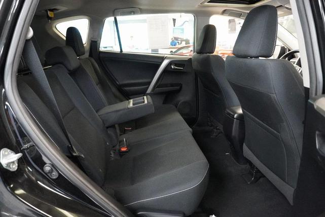 Photo of 2018 Black Toyota RAV4