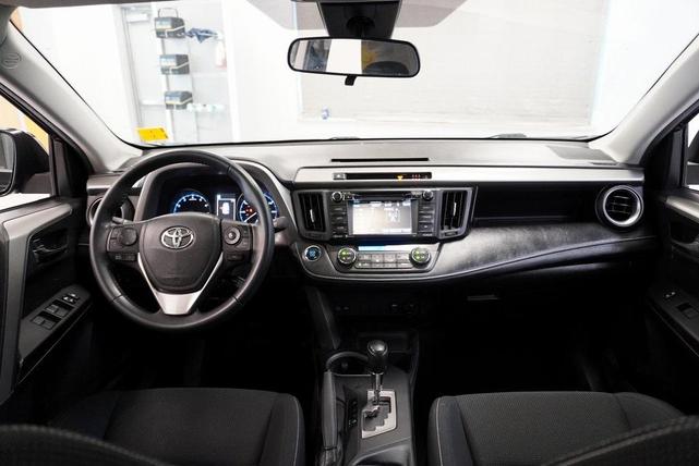 Photo of 2018 Black Toyota RAV4