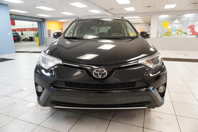 Photo of 2018 Black Toyota RAV4