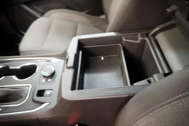 Photo of 2023 Summit White Chevrolet Traverse
