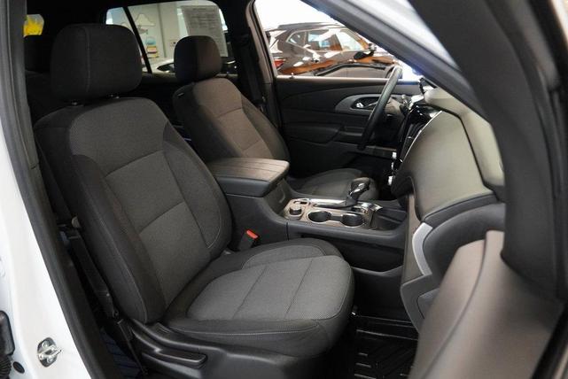Photo of 2023 Summit White Chevrolet Traverse