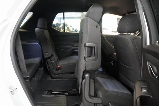 Photo of 2023 Summit White Chevrolet Traverse