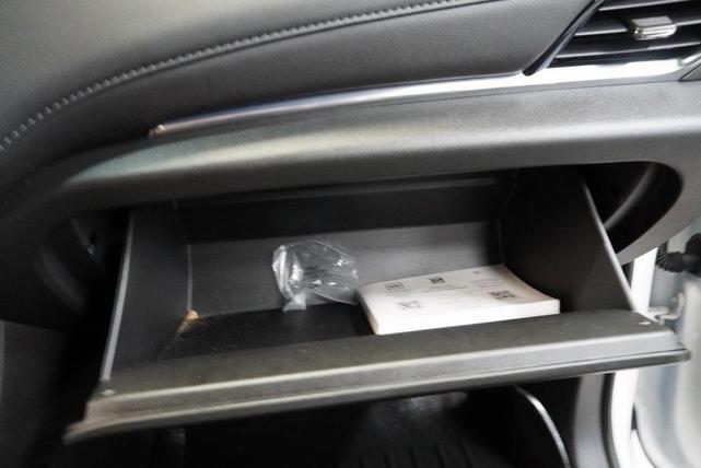 Photo of 2023 Summit White Chevrolet Traverse