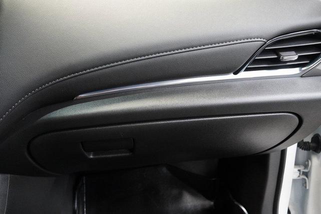 Photo of 2023 Summit White Chevrolet Traverse