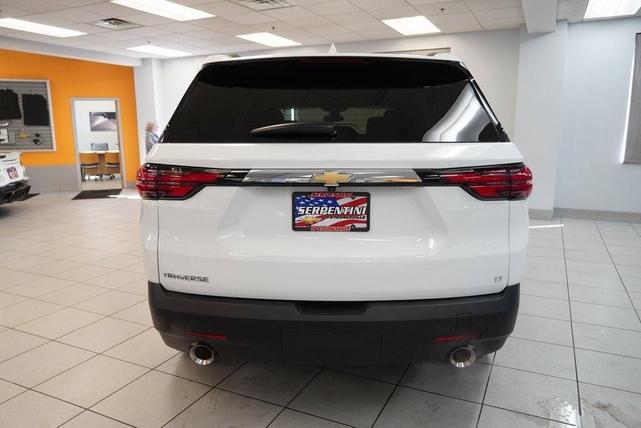 Photo of 2023 Summit White Chevrolet Traverse