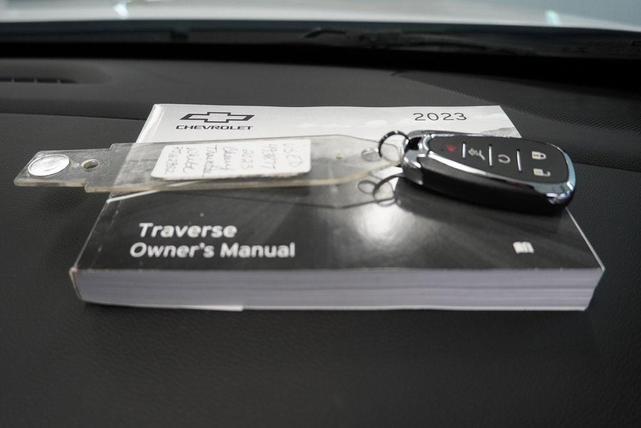 Photo of 2023 Summit White Chevrolet Traverse