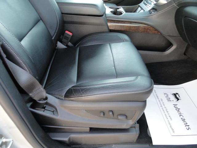 Photo of 2015 Silver Ice Metallic Chevrolet Tahoe