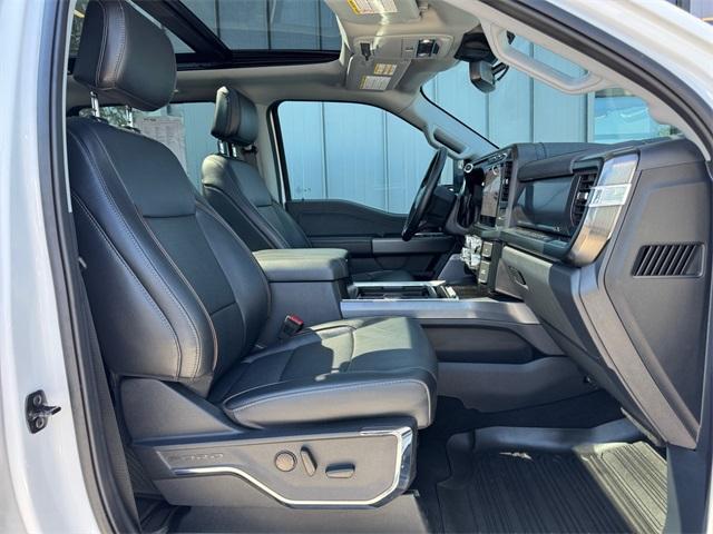 Photo of 2024 Oxford White Ford F-350
