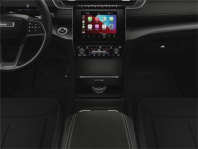 Photo of 2025 Silver Zynith Jeep Grand Cherokee