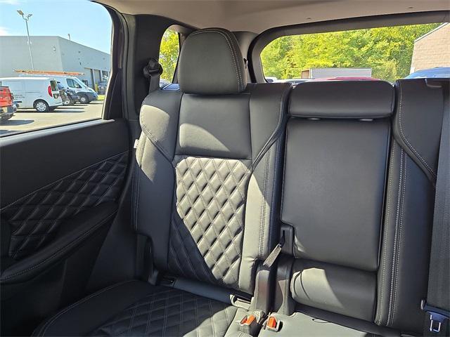Photo of 2022 Deep Bronze Metallic Mitsubishi Outlander