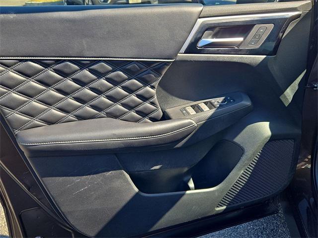 Photo of 2022 Deep Bronze Metallic Mitsubishi Outlander