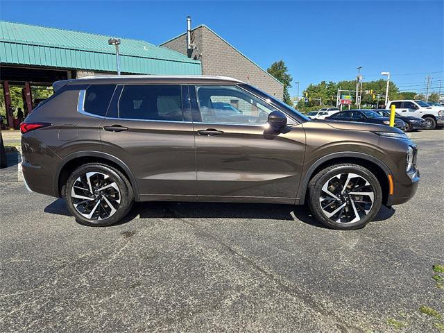 Photo of 2022 Deep Bronze Metallic Mitsubishi Outlander