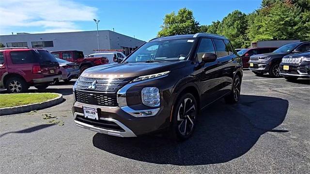 Photo of 2022 Deep Bronze Metallic Mitsubishi Outlander