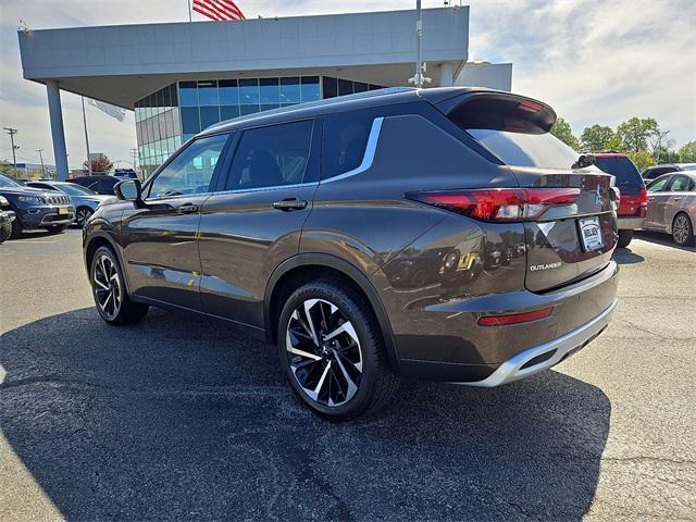 Photo of 2022 Deep Bronze Metallic Mitsubishi Outlander
