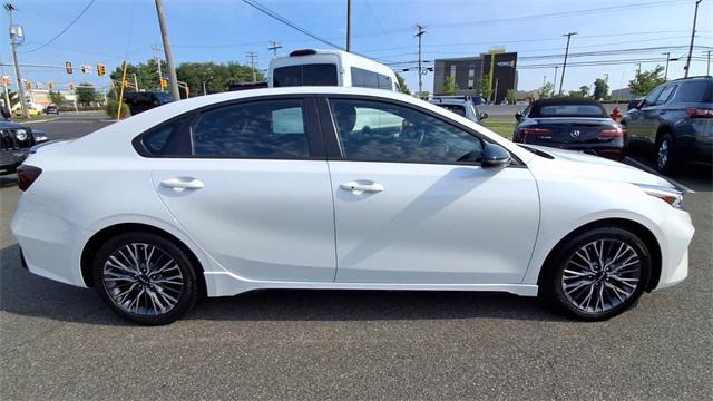 Photo of 2024 Snow White Pearl Kia Forte