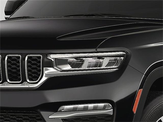 Photo of 2025 Diamond Black Crystal Pearlcoat Jeep Grand Cherokee