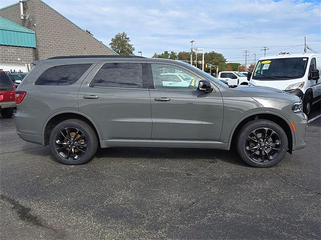 Photo of 2022 DB Black Clearcoat Dodge Durango