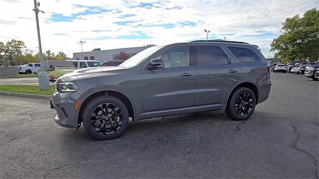 Photo of 2022 DB Black Clearcoat Dodge Durango