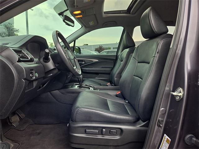 Photo of 2017 Modern Steel Metallic Honda Pilot
