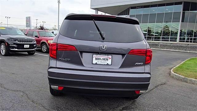 Photo of 2017 Modern Steel Metallic Honda Pilot