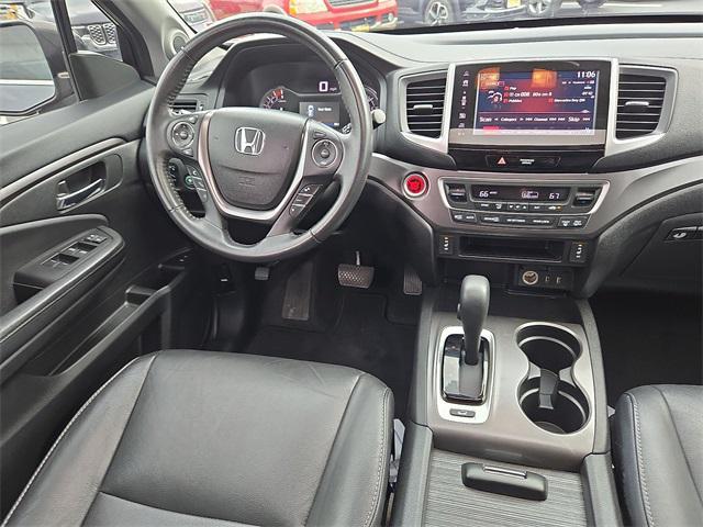 Photo of 2017 Modern Steel Metallic Honda Pilot