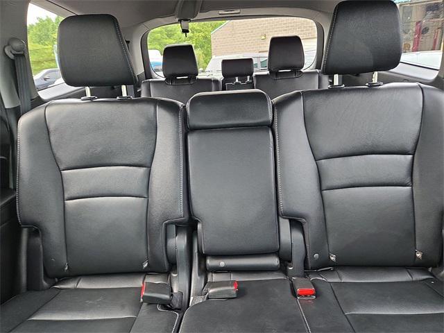 Photo of 2017 Modern Steel Metallic Honda Pilot
