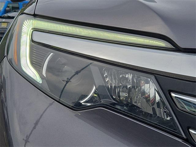 Photo of 2017 Modern Steel Metallic Honda Pilot