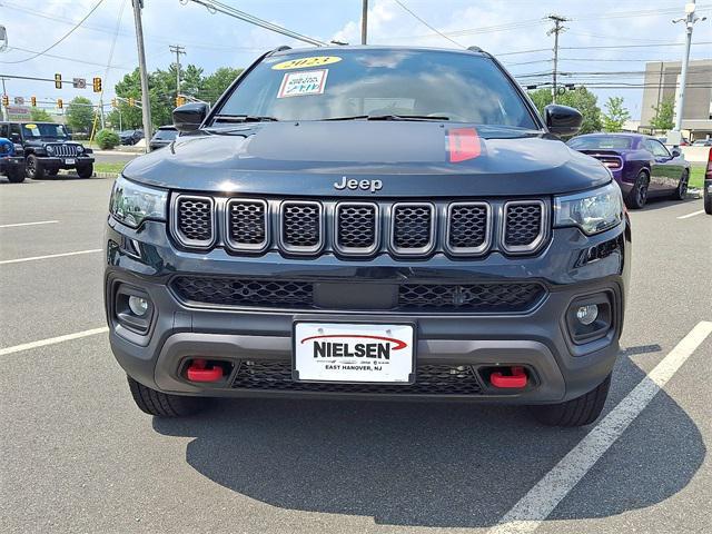 Photo of 2023 Diamond Black Crystal Pearlcoat Jeep Compass