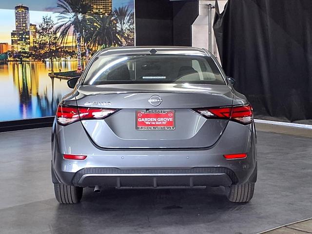 Photo of 2025 Gun Metallic Nissan Sentra