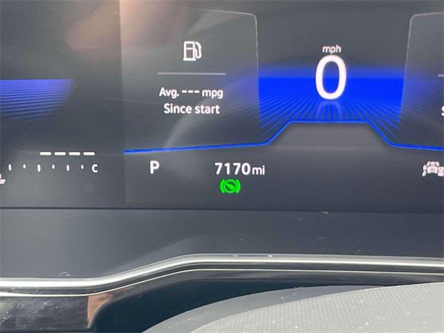 Photo of 2024 Pure White Volkswagen Jetta