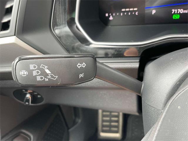 Photo of 2024 Pure White Volkswagen Jetta