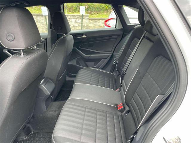 Photo of 2024 Pure White Volkswagen Jetta
