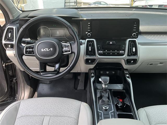 Photo of 2022 Gravity Gray Kia Sorento