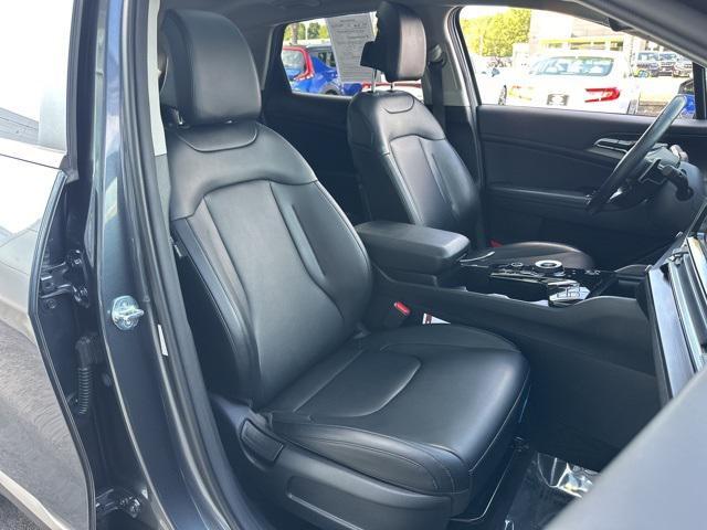 Photo of 2023 Gravity Gray Kia Sportage Hybrid