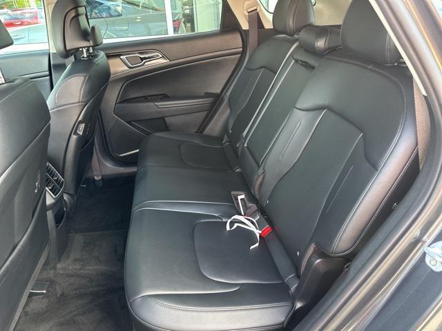 Photo of 2023 Gravity Gray Kia Sportage Hybrid