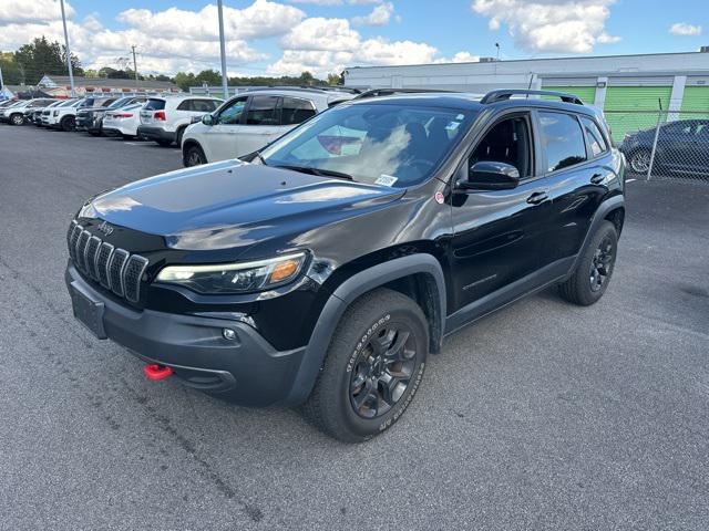 Photo of 2022 Diamond Black Crystal Pearlcoat Jeep Cherokee