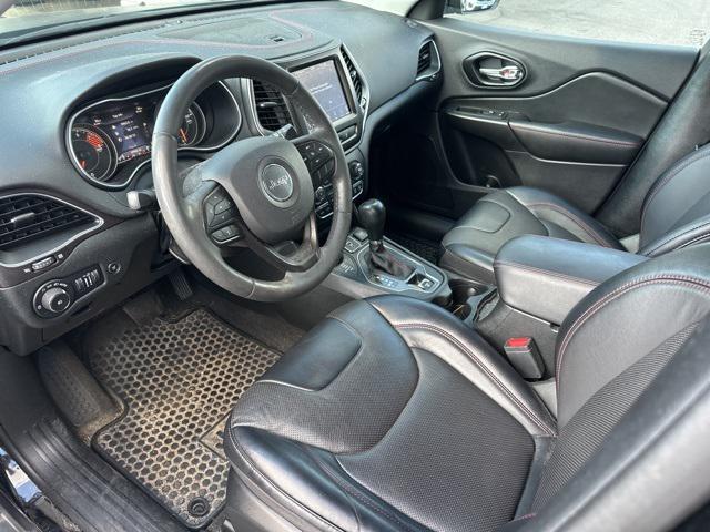 Photo of 2022 Diamond Black Crystal Pearlcoat Jeep Cherokee
