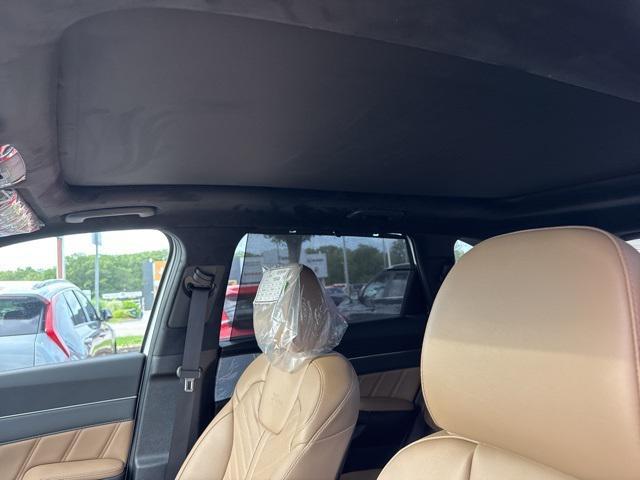 Photo of 2025 Glacial White Pearl Kia Sorento