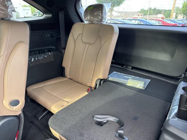 Photo of 2025 Glacial White Pearl Kia Sorento