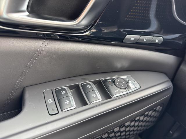 Photo of 2026 Silver Kia Carnival