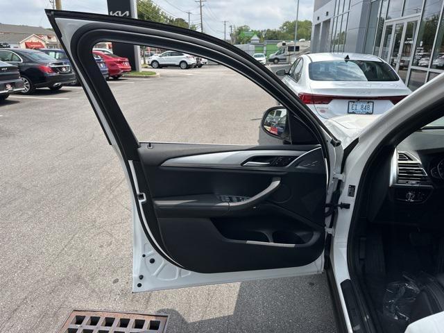 Photo of 2022 Alpine White BMW X3