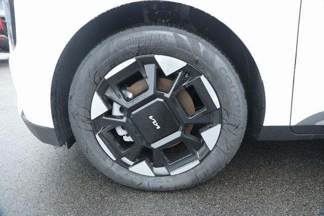 Photo of 2025 Snow White Pearl Kia Carnival Hybrid