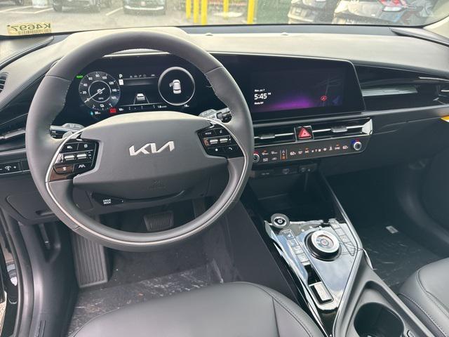 Photo of 2025 Aurora Black Pearl Kia Niro EV