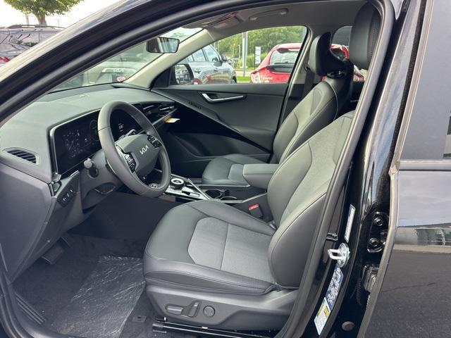 Photo of 2025 Aurora Black Pearl Kia Niro EV