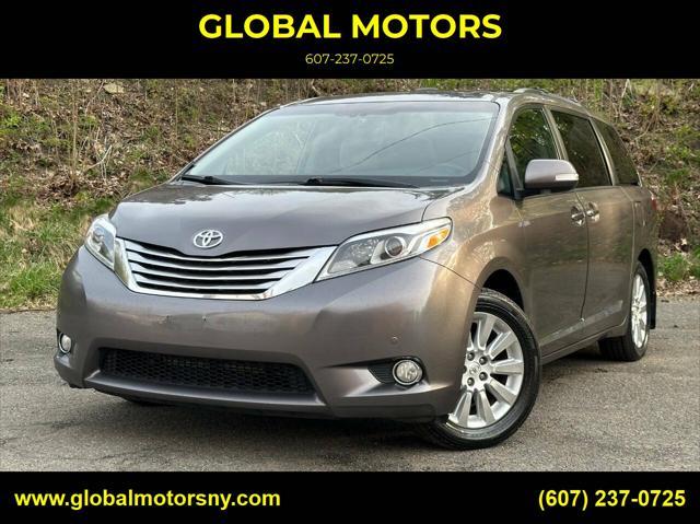 Photo of 2015 Brown Toyota Sienna