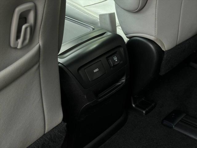 Photo of 2015 Brown Toyota Sienna